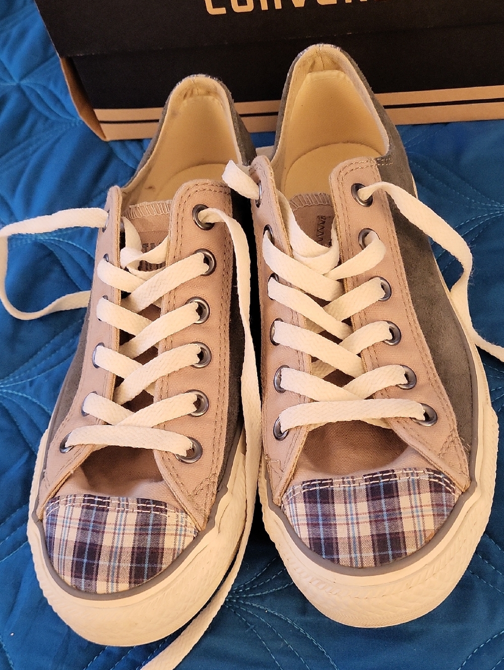 Converse Low-Top Sneakers in Taupe, Grey and White with Plaid Toecaps